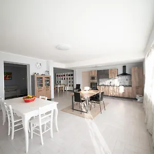 Aparthotel 10 E Lode 